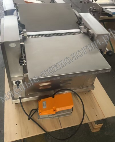 Шкуросъемная машина QH-P300 (настольная, с педалью) фото 4